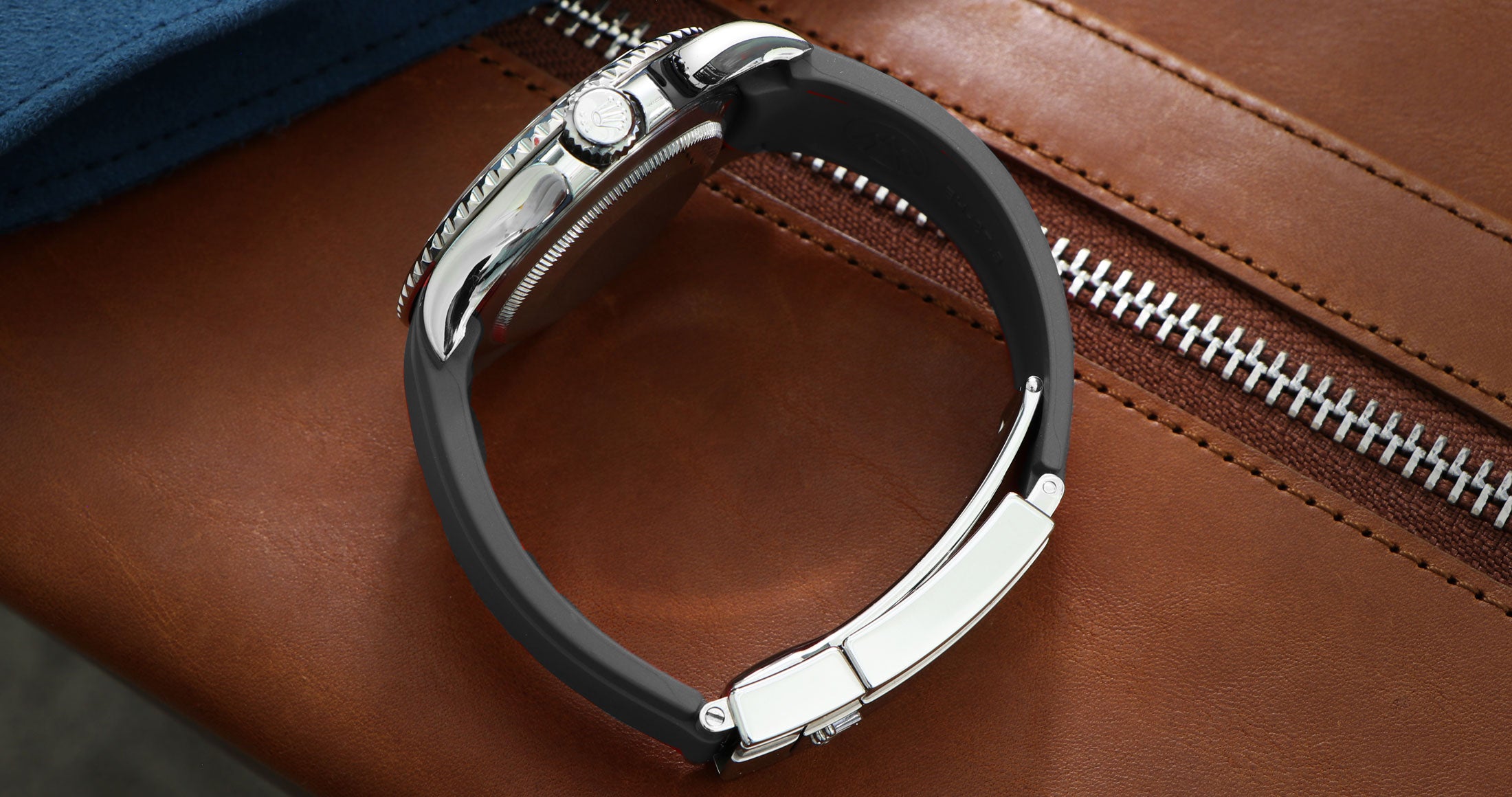 Black Rubber Deployant Strap on Rolex Yacht-Master