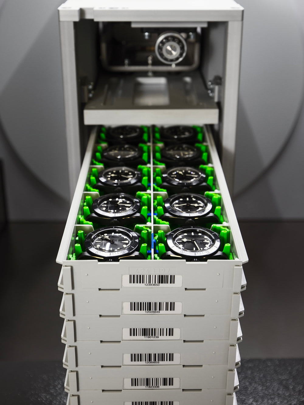 Metas Chrometer What Is METAS Master Chronometer Certification? | Everest Bands
