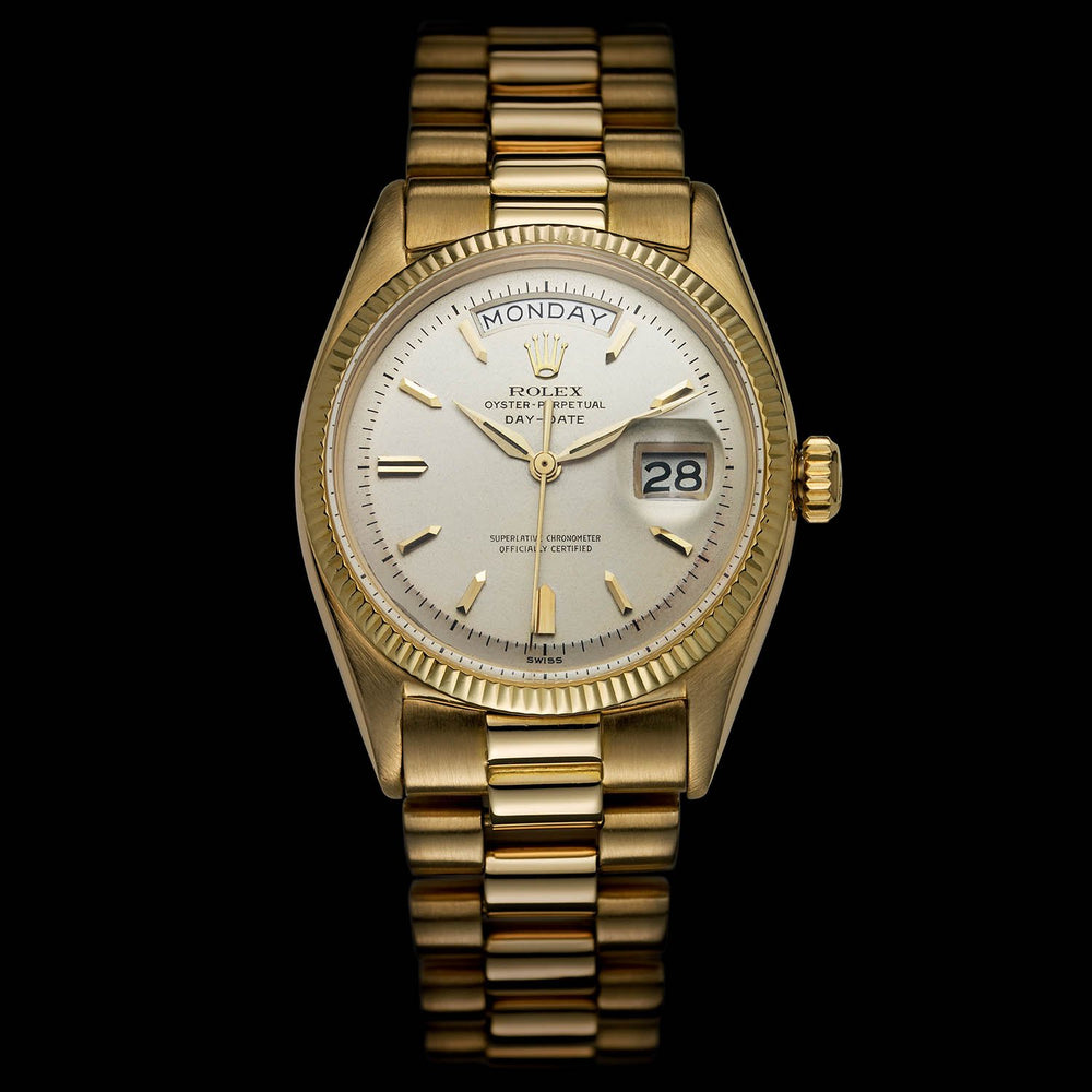 Watches with magnified date window sales
