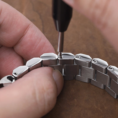 How Watch Bracelet Links Are Attached