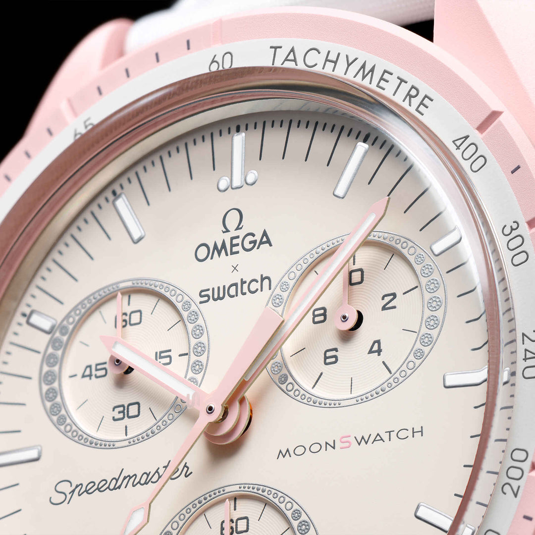 moonswatch_close_1080x.jpg?v=