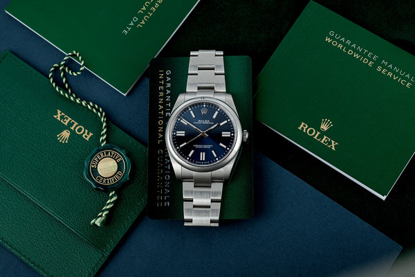What Does a Complete Rolex Box and Papers Look Like?
